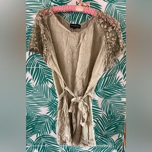 Dolce Bianca beige light weight tunic dress lace detail & belted waist sz L